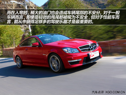 内敛的狂徒 试驾奔驰C63 AMG Coupe