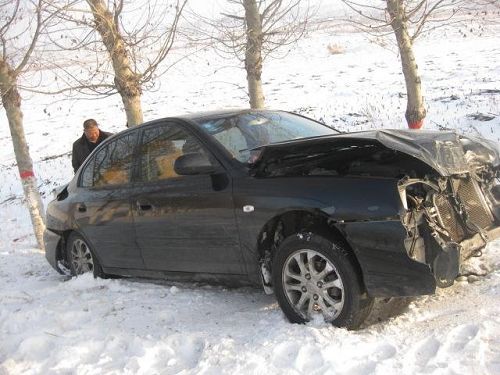2005款伊兰特车祸图片